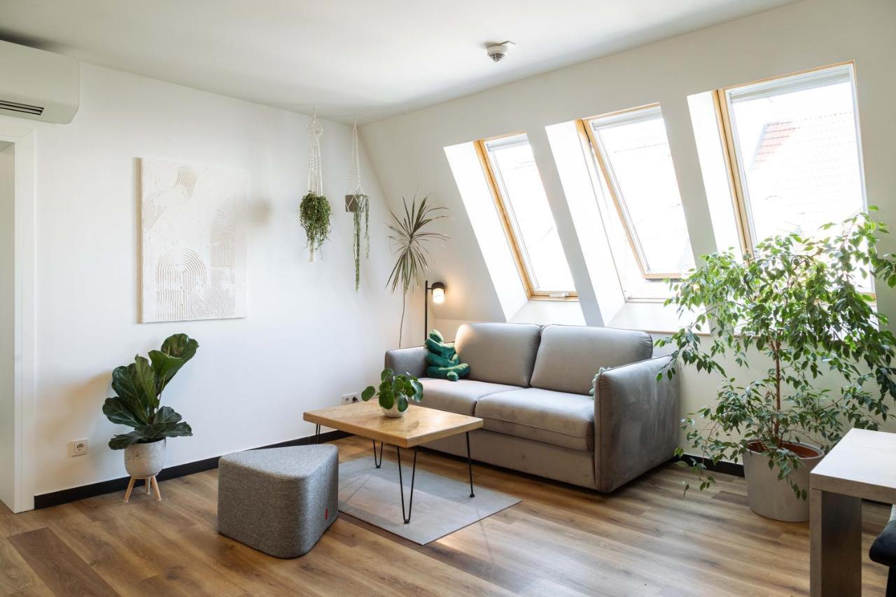 One-Bedroom Apartment accessible,1418550258:JPEG