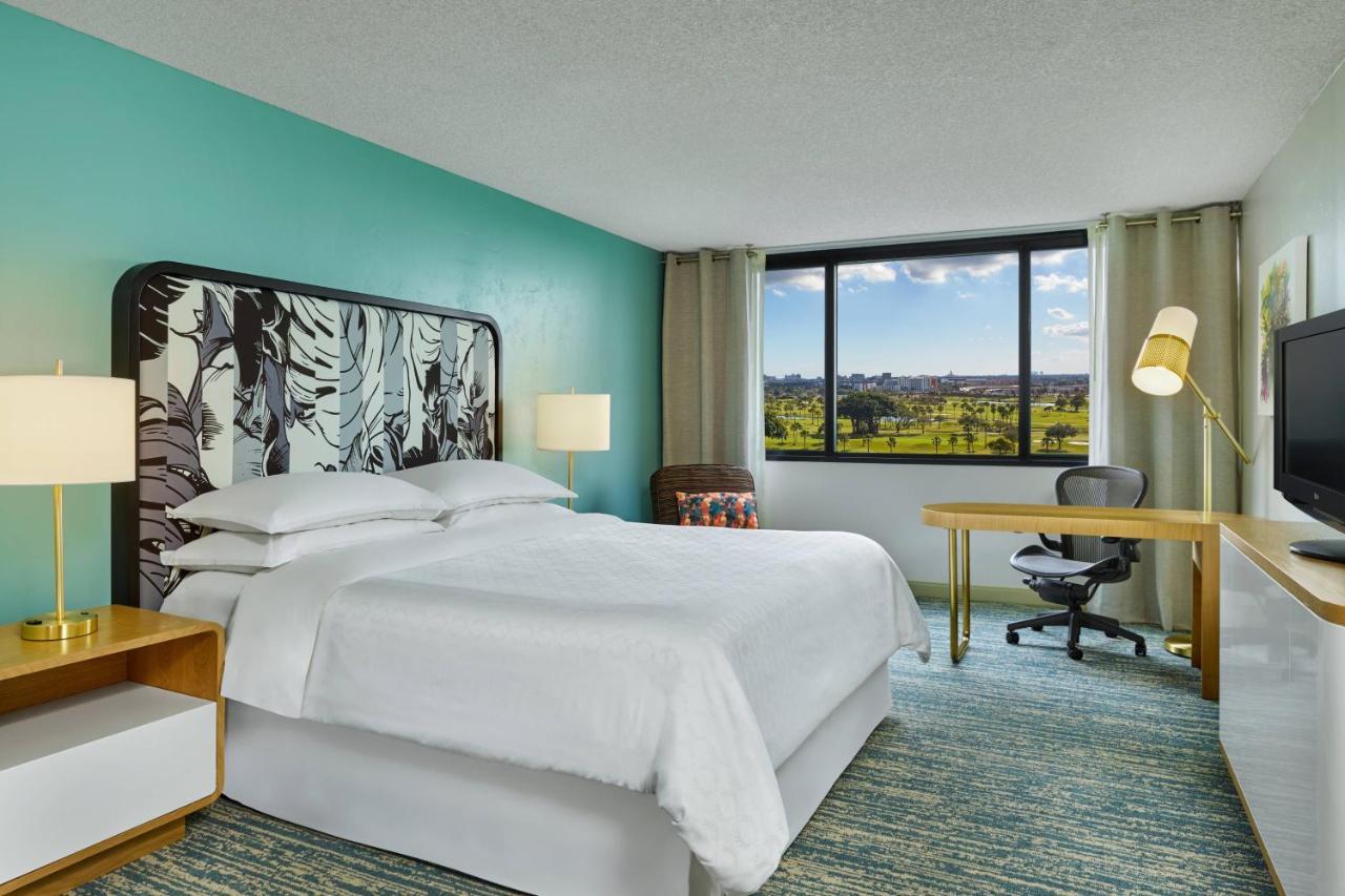 Club level Guest room 1 King Top floor