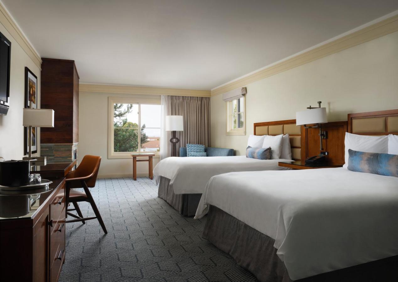 Deluxe Two Queen Room Disability Access