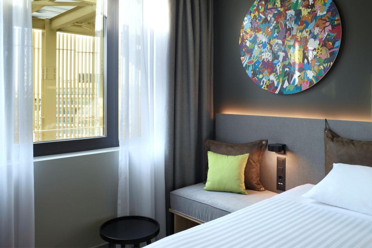 Queen Room Limited View