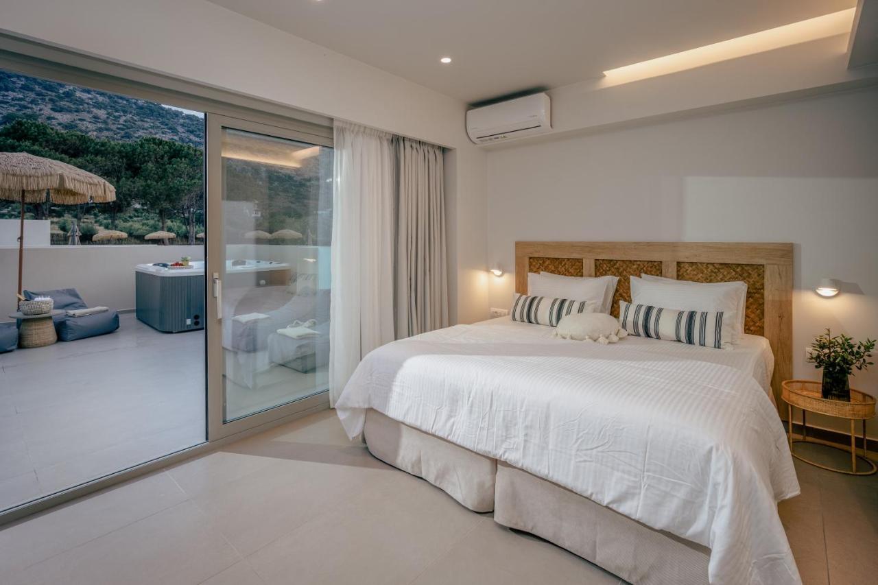 Junior Suite Heated Jacuzzi