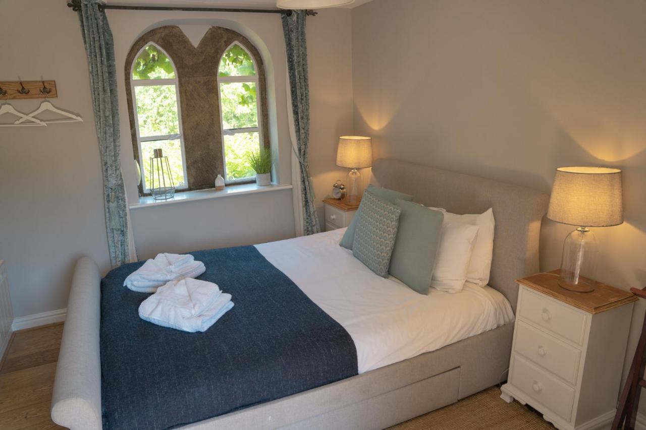 Triple Room Shower