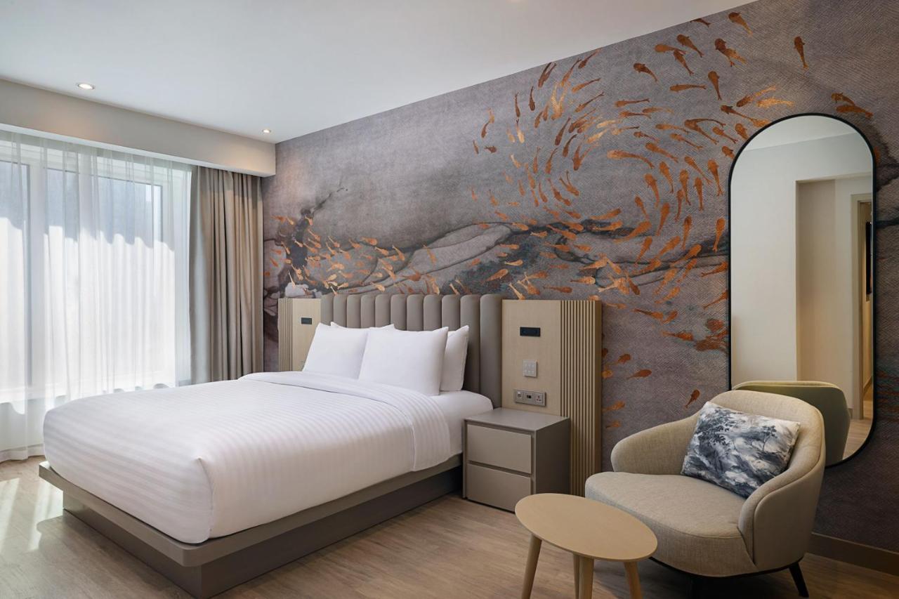Premium One Bedroom Suite 1 Queen Bed City View Includes Food & Beverage