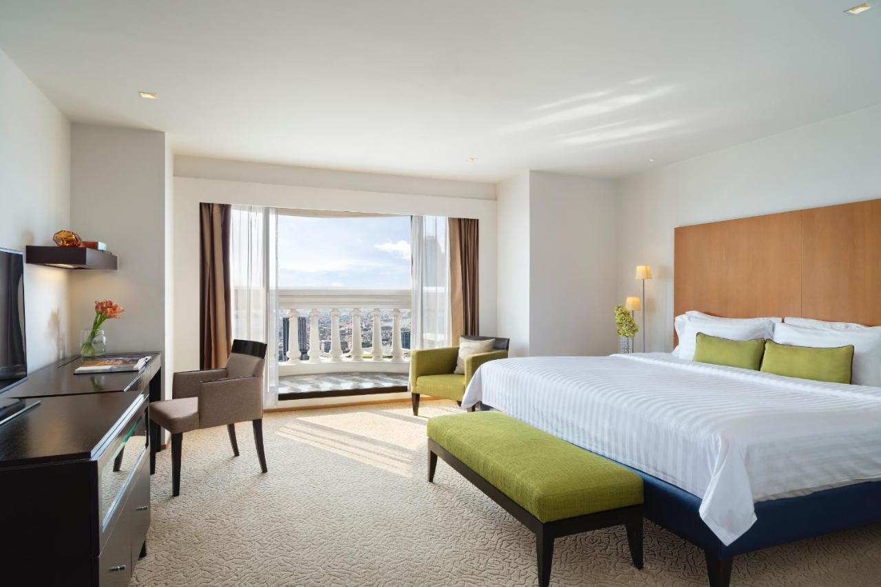 Tower Club Suite 2 Bedroom Lounge