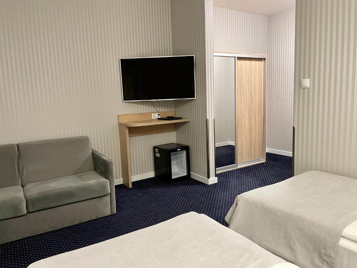 Double Room with internal view (non-opening window with indoor pool view)