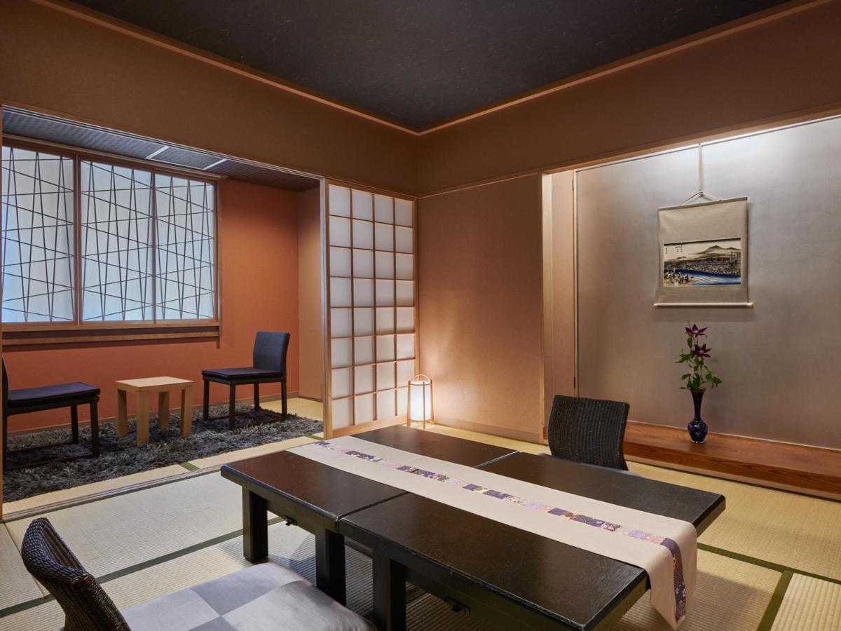 Japanese-Style Room