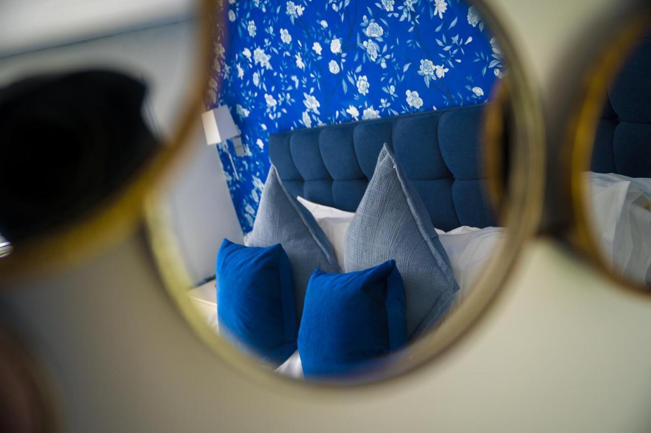 Deluxe Bedroom