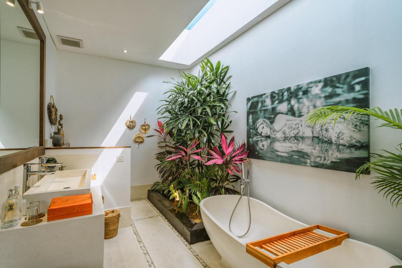 Luxuriöse Poolvilla mit 2 Schlafzimmern und Blick auf das Reisfeld
