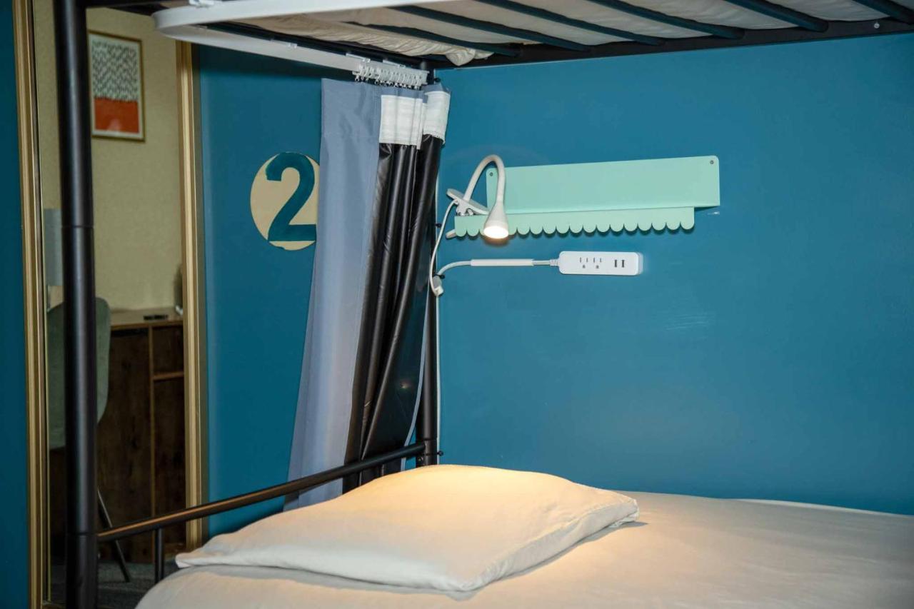 Bed 6-Bed Dormitory Room