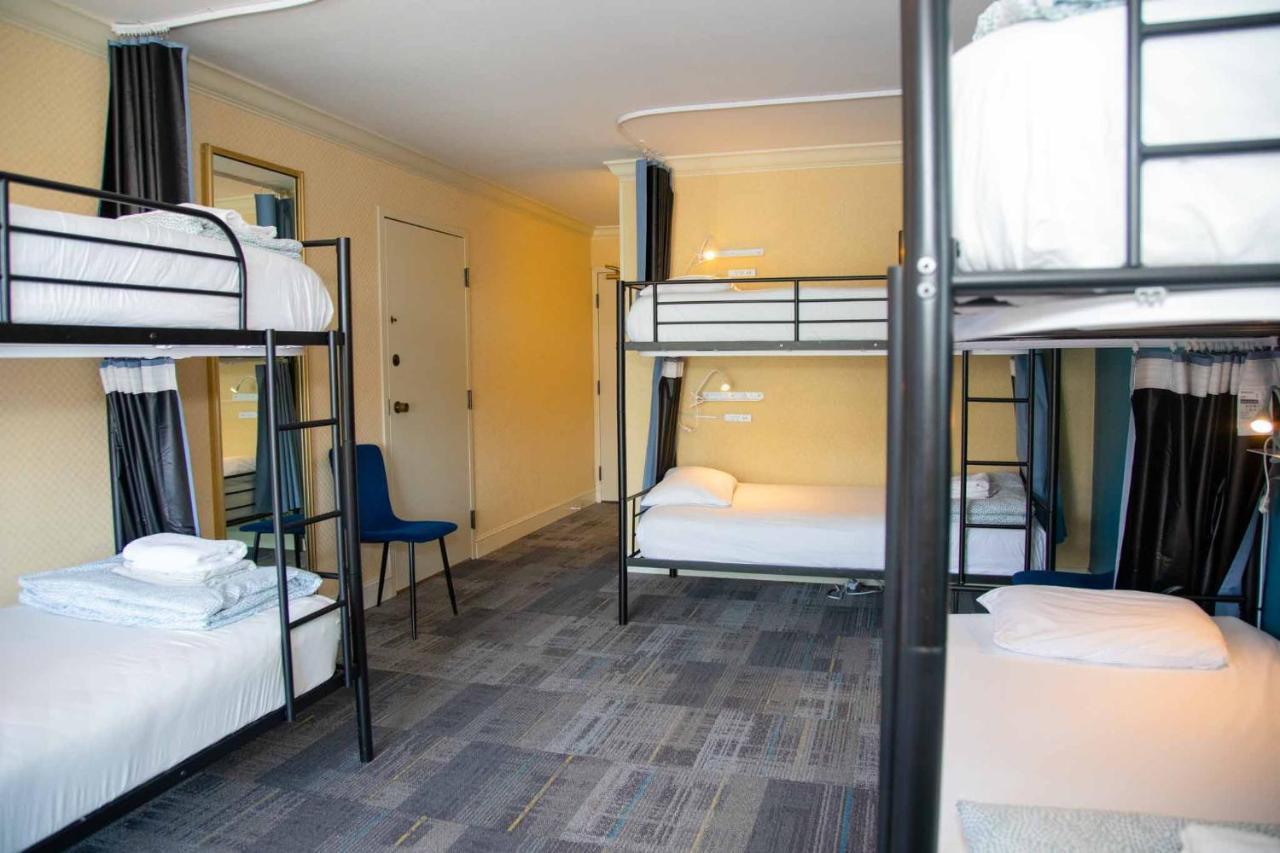 Bed 6-Bed Dormitory Room