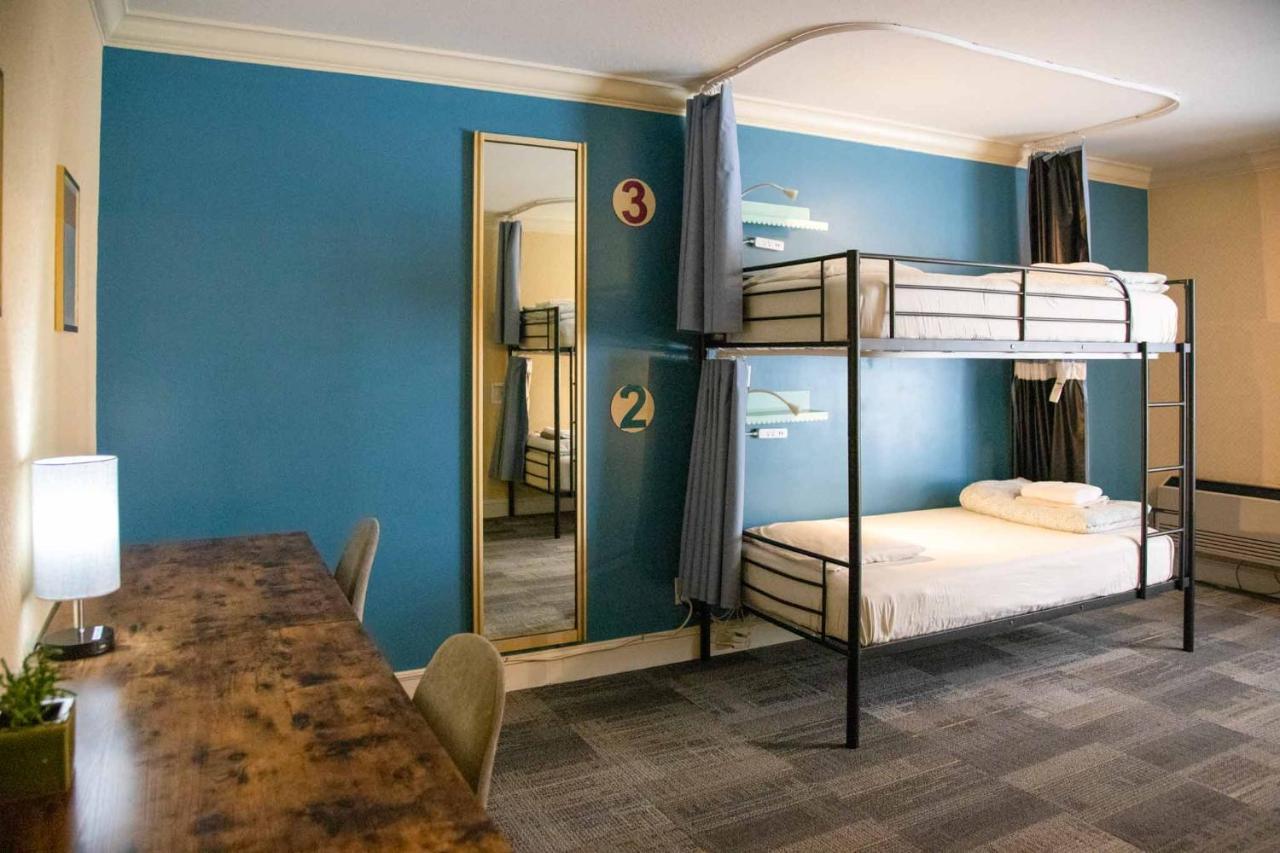 Bed 6-Bed Dormitory Room