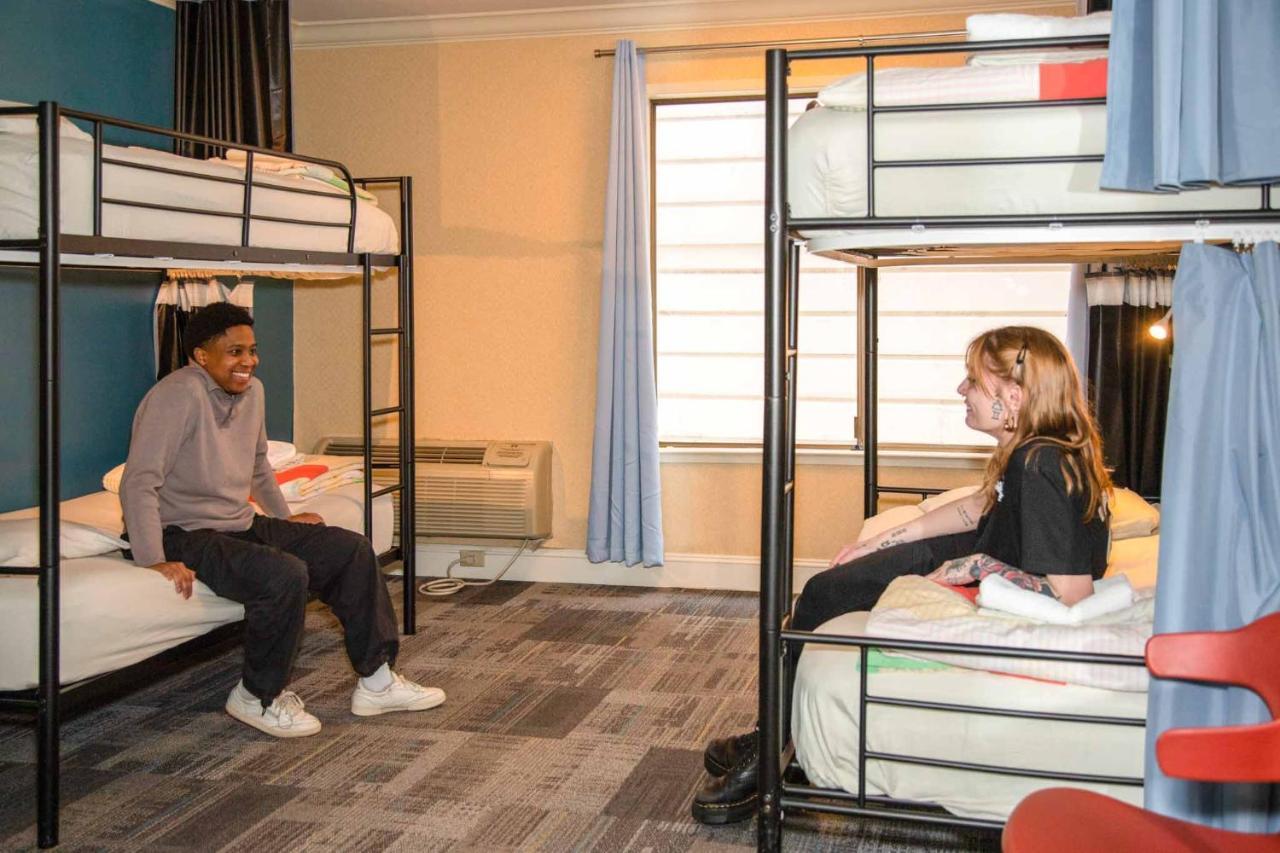 Bed 6-Bed Dormitory Room