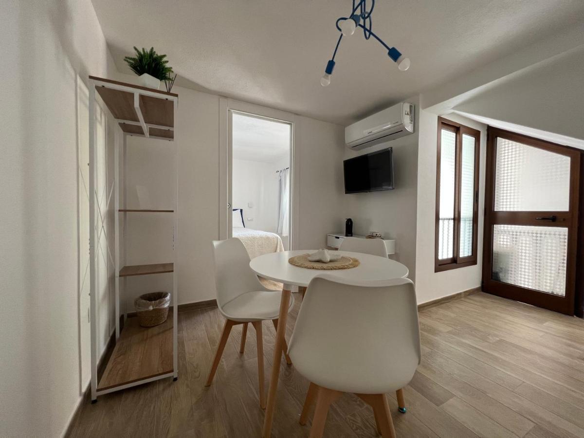 Double or Twin Room Private Bathroom