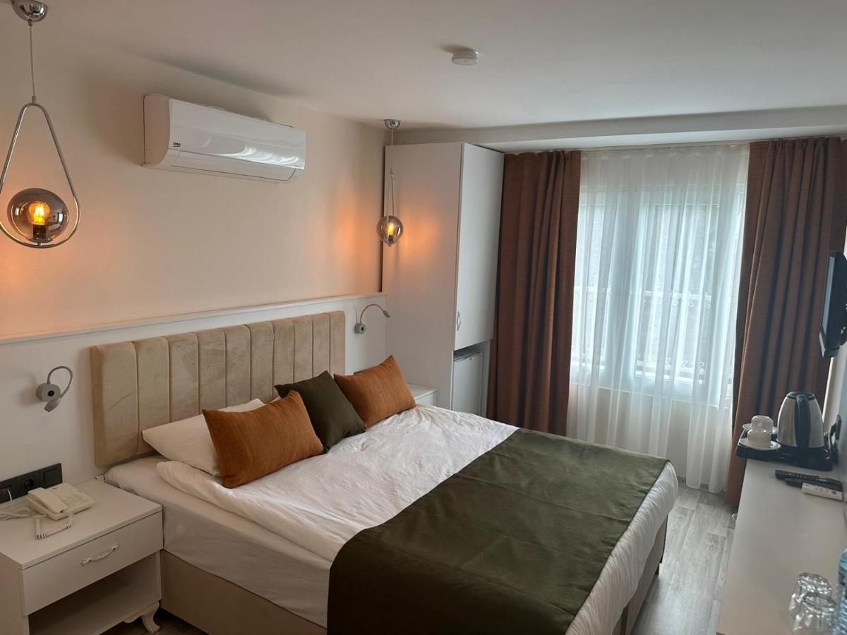Standard Single Large Bed Room