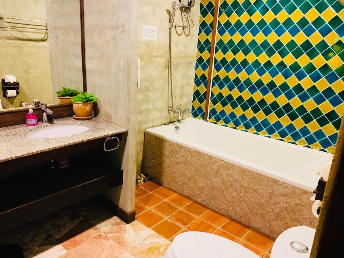 Deluxe Double Room Bath