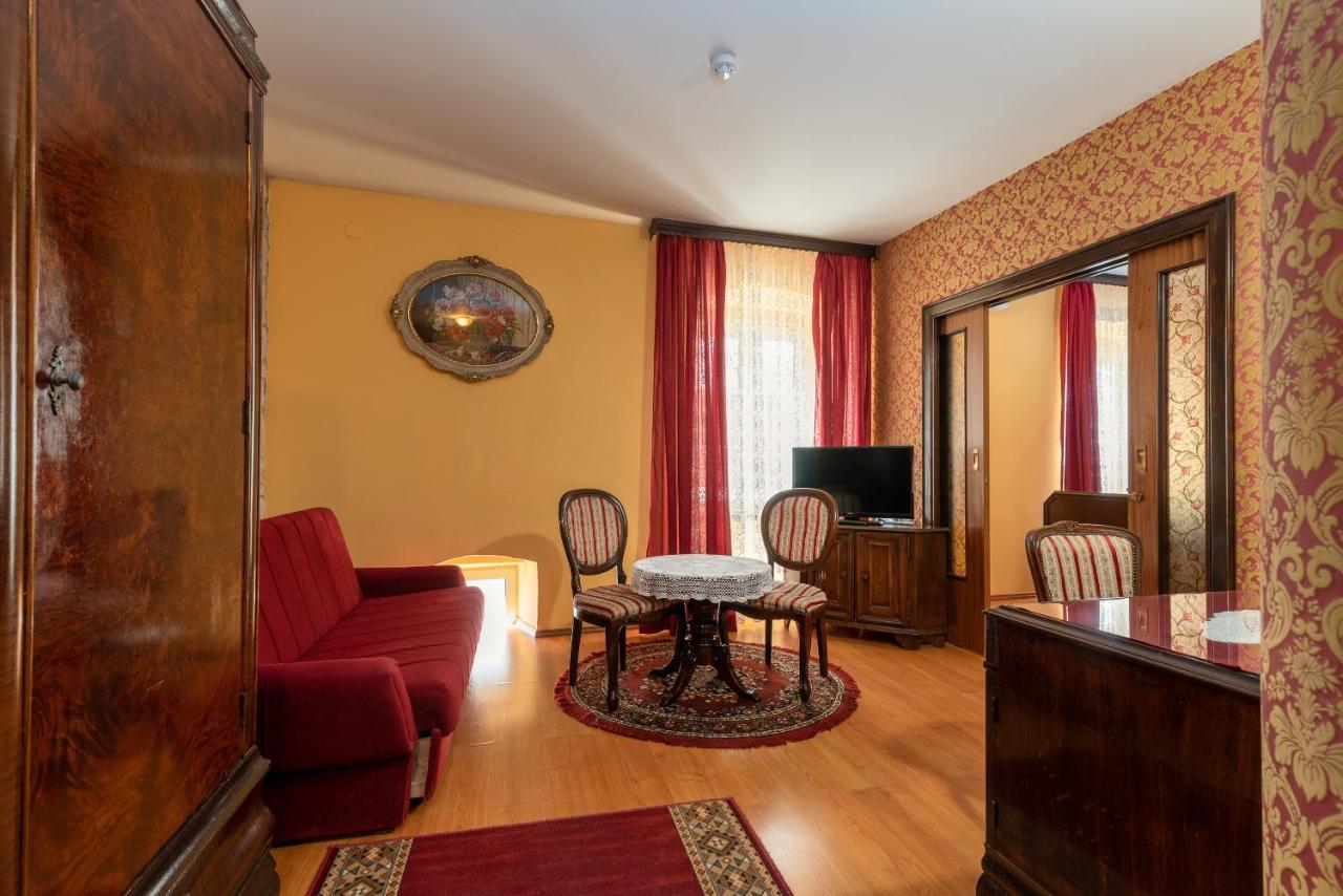 One-Bedroom Suite