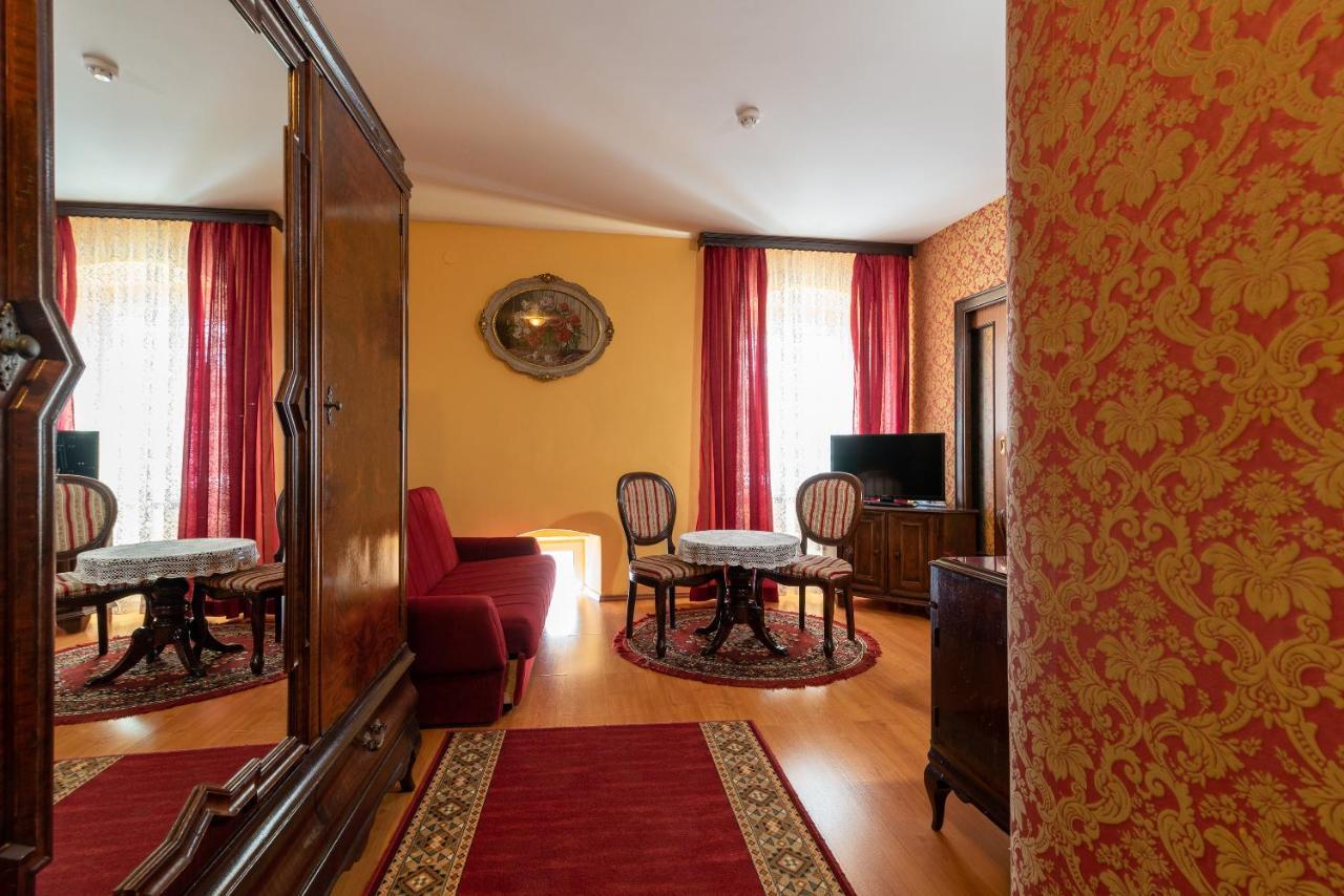 One-Bedroom Suite
