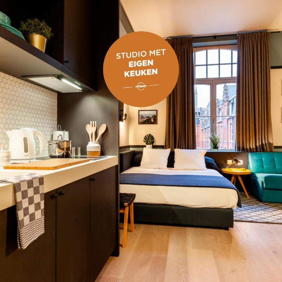 Deluxe studio