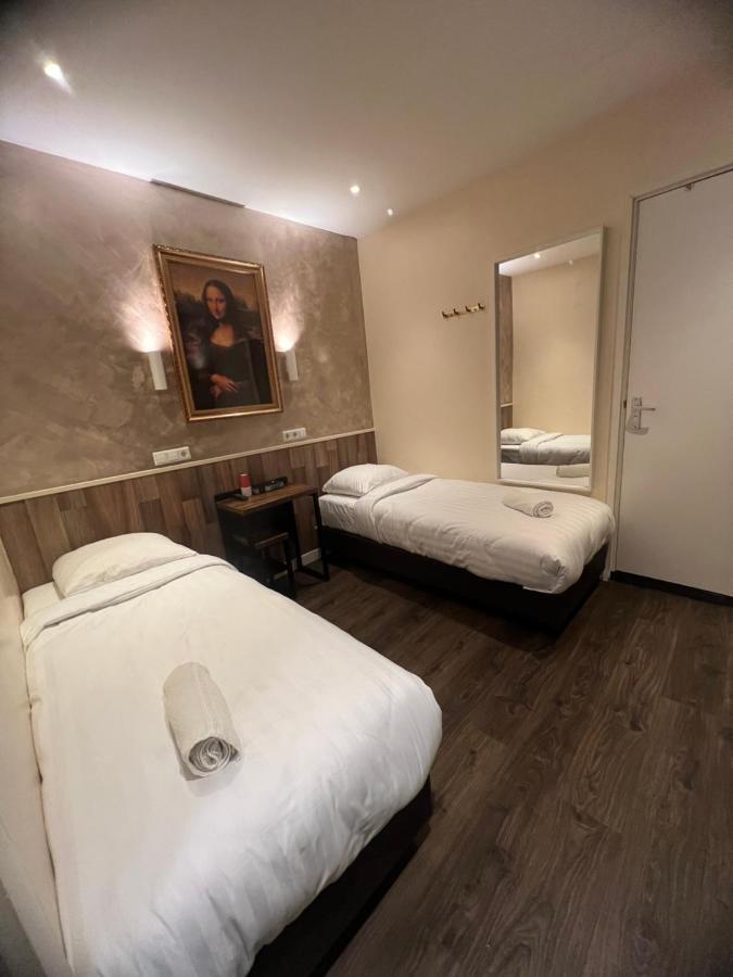 Twin Room Private Bathroom