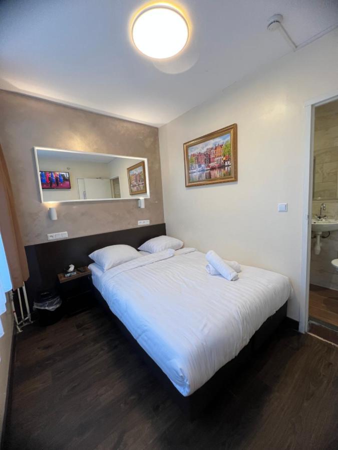 Double Room Private Bathroom