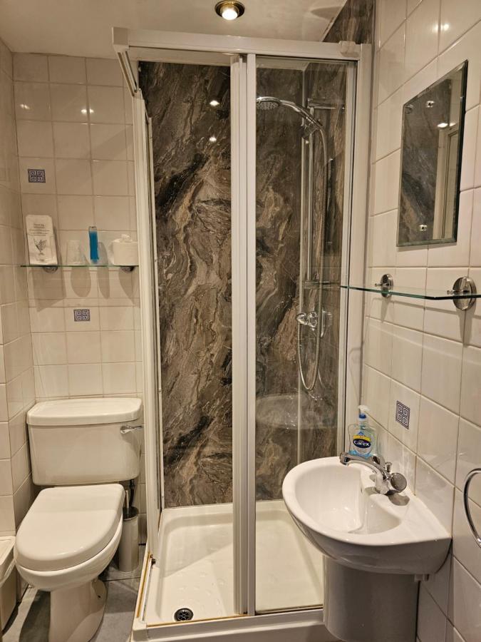 Quarto Individual com Banheiro Privativo