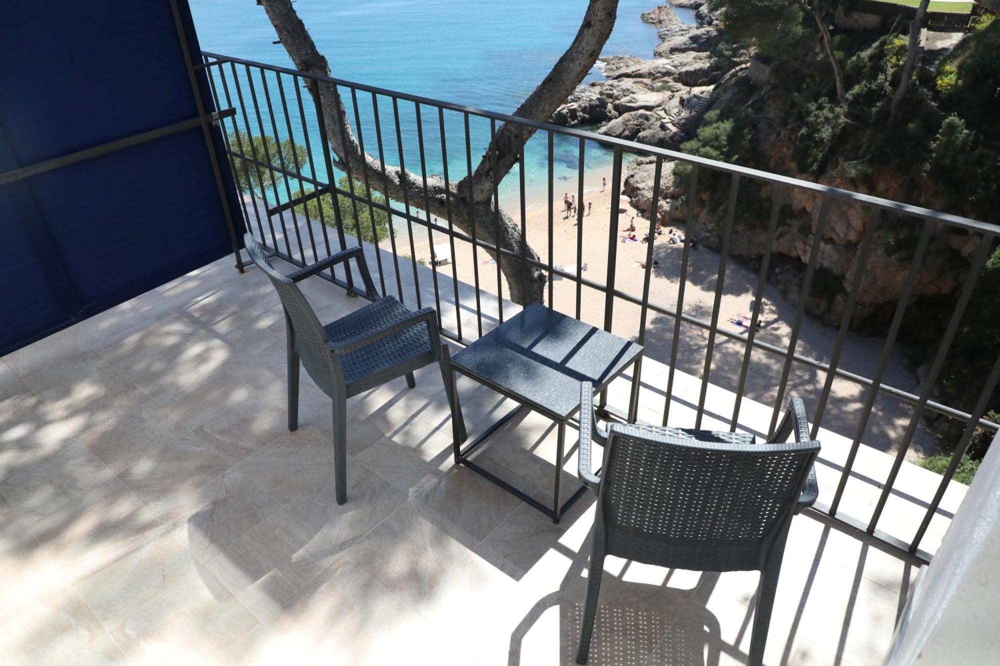 Double Room with Balcony and Sea View