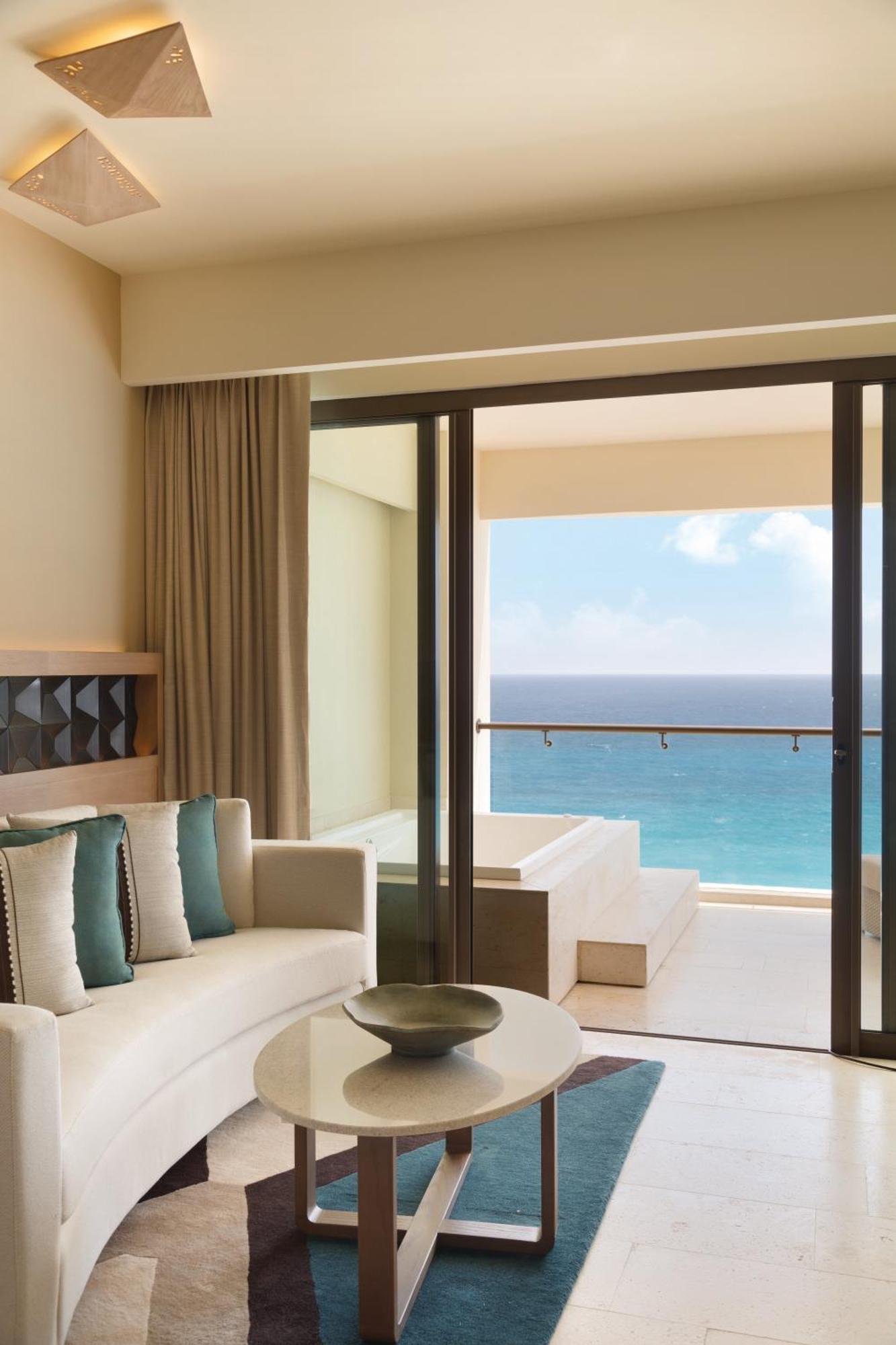 Master King Room - Oceanfront