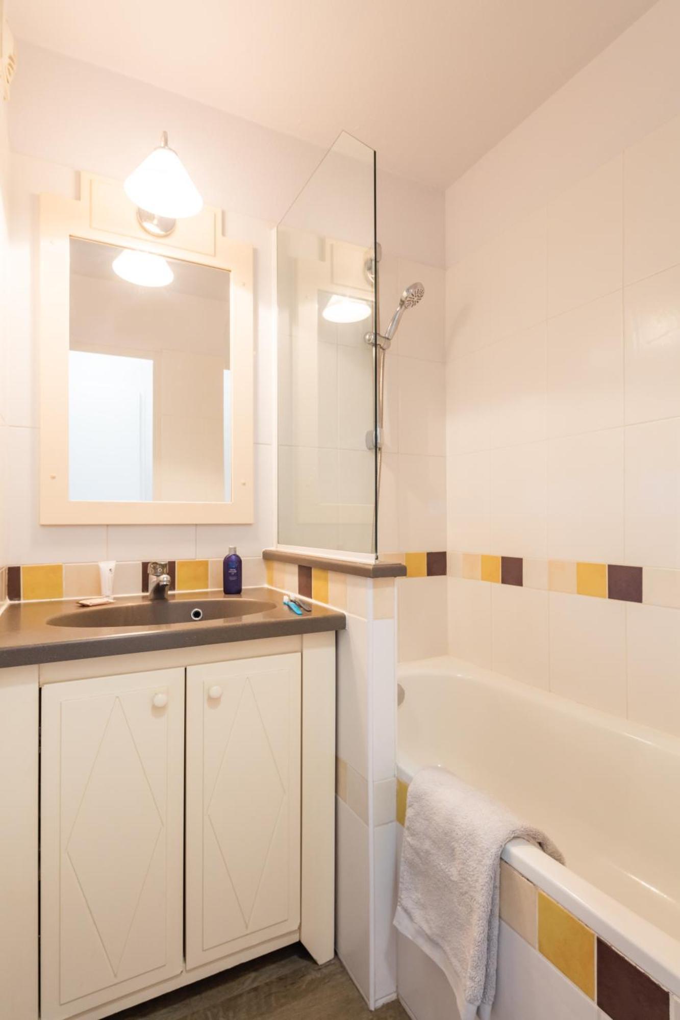 Two-Bedroom Apartment with Air conditioning and Terrace (7 People) - Sea View