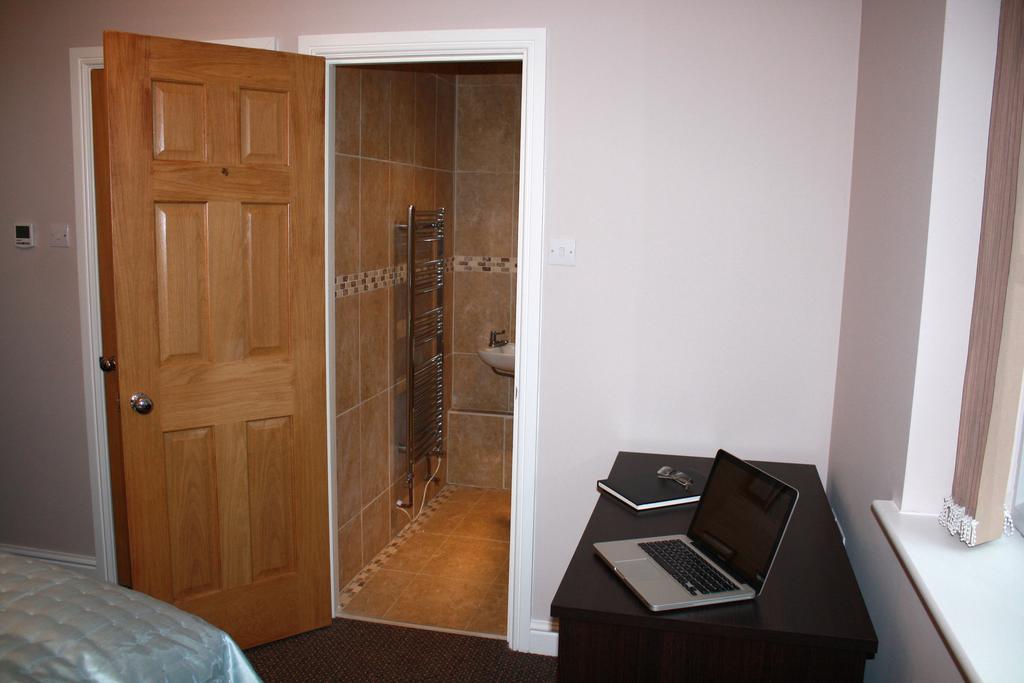 Double Room Private Bathroom