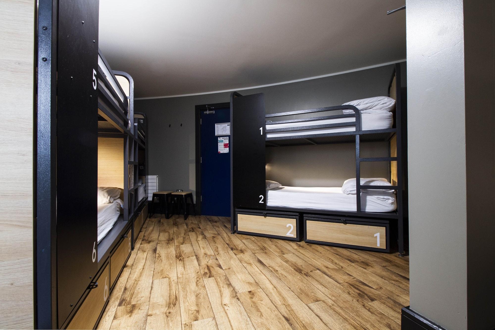 Bed Mixed Dorm Ensuite