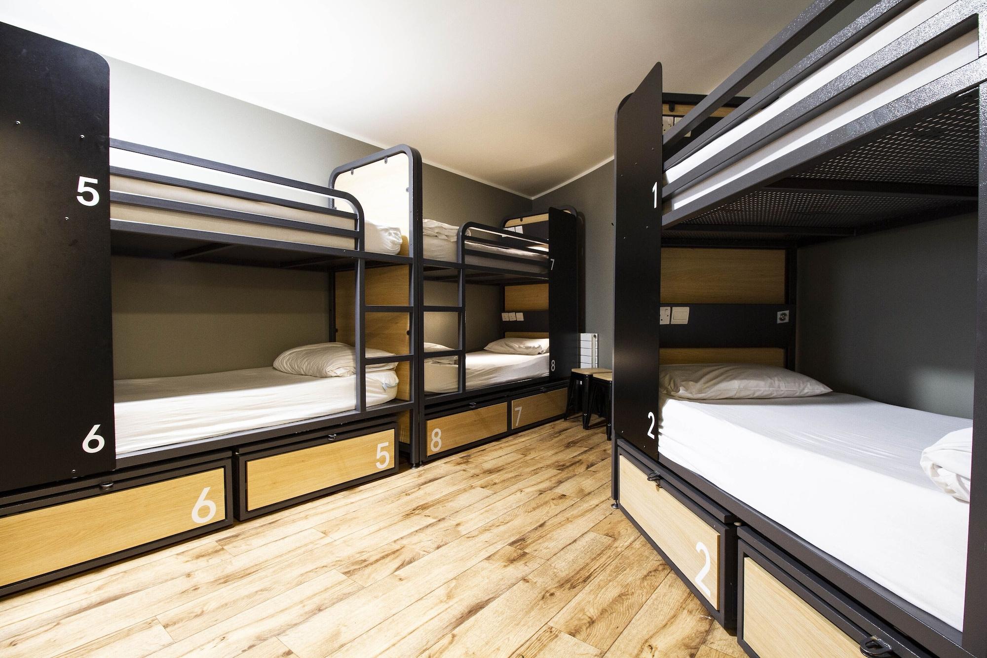 Private 8-bed Room - Ensuite