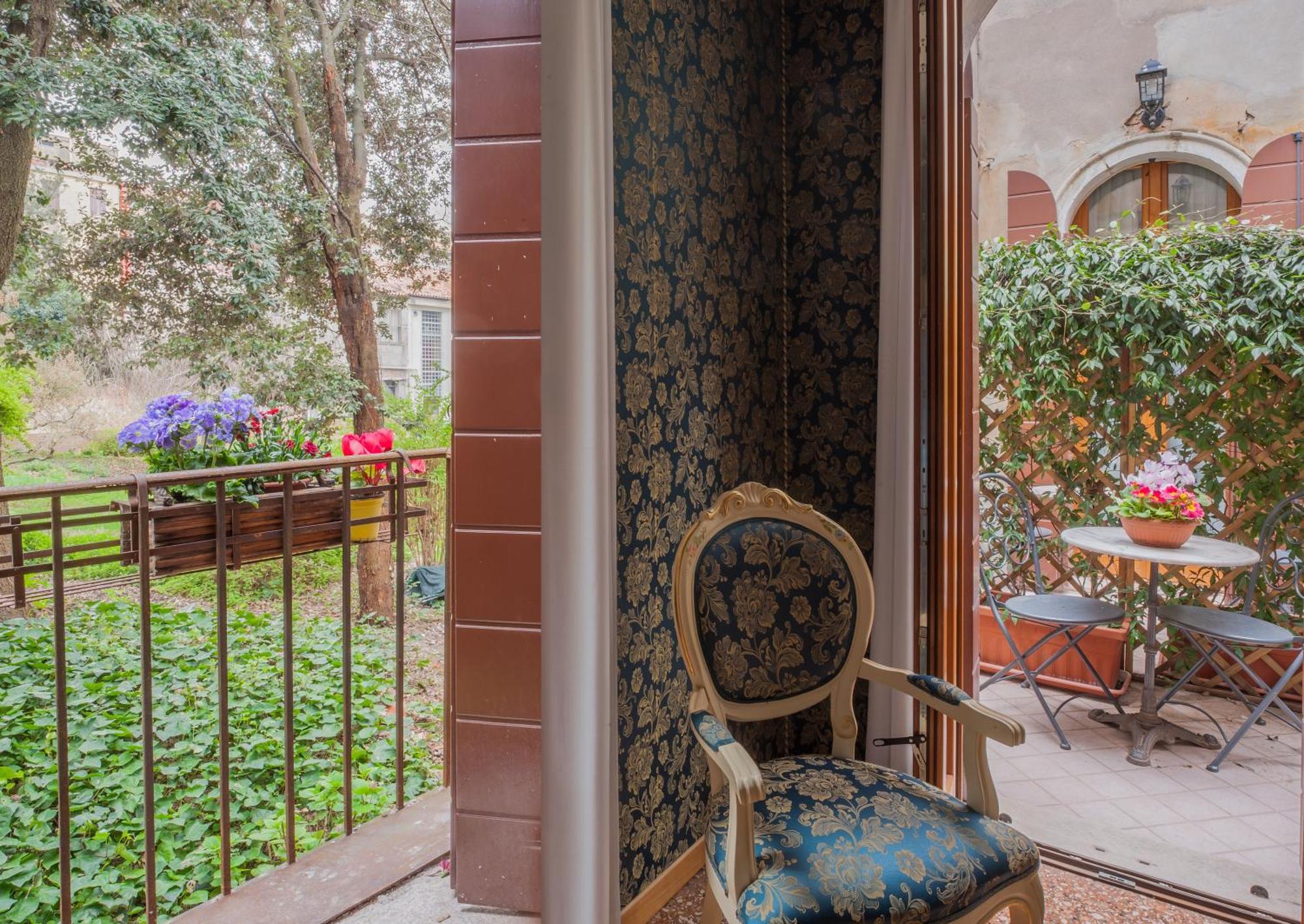 Deluxe Double or Twin Room Balcony