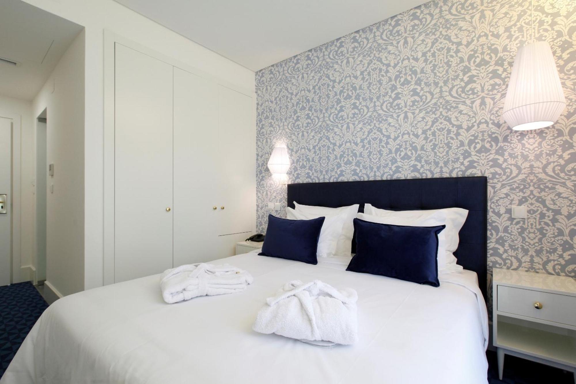 Mini Double or Twin Room Street View