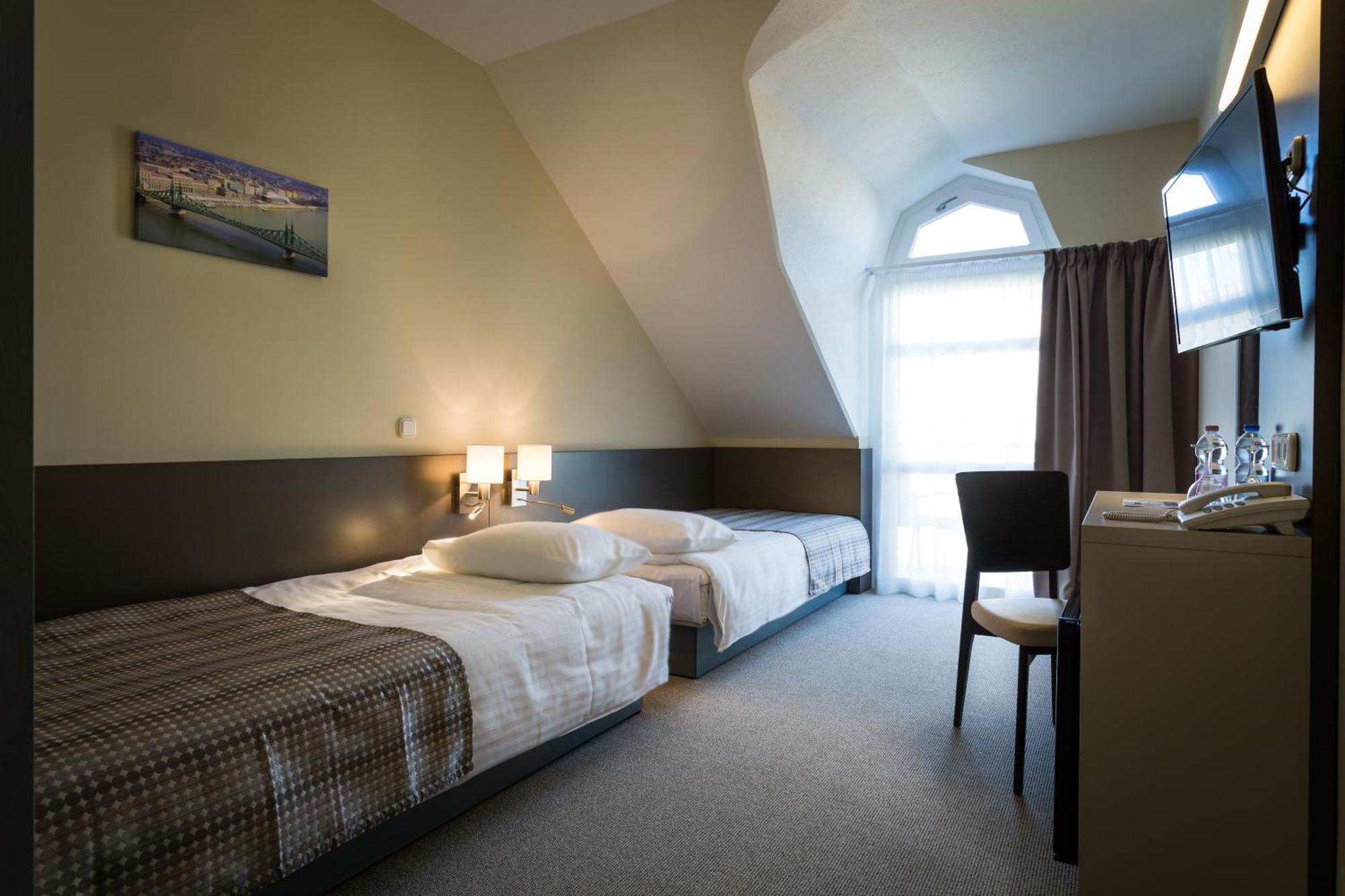 Standard Room Two Single Beds
