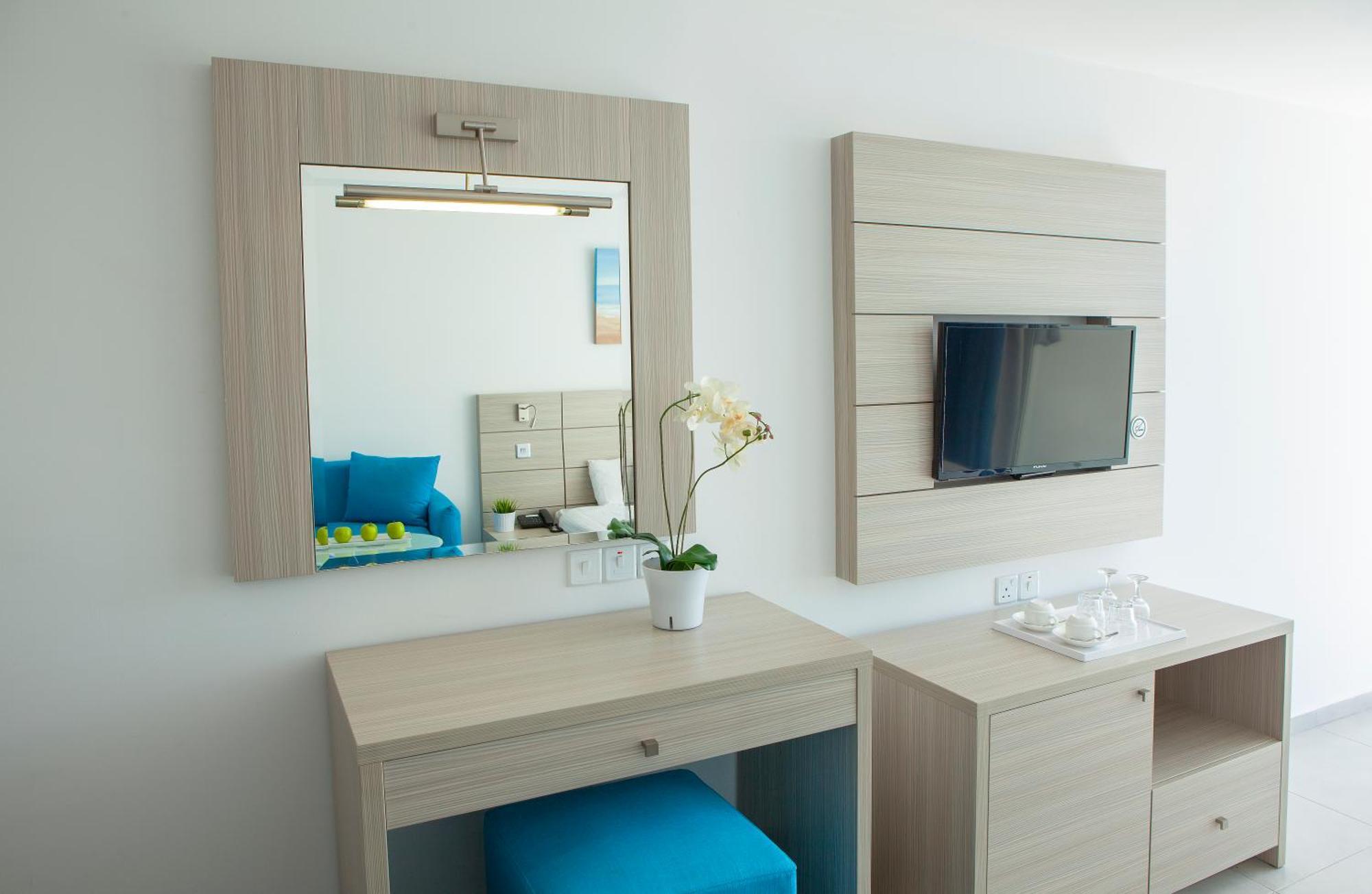 Junior Suite Pool View