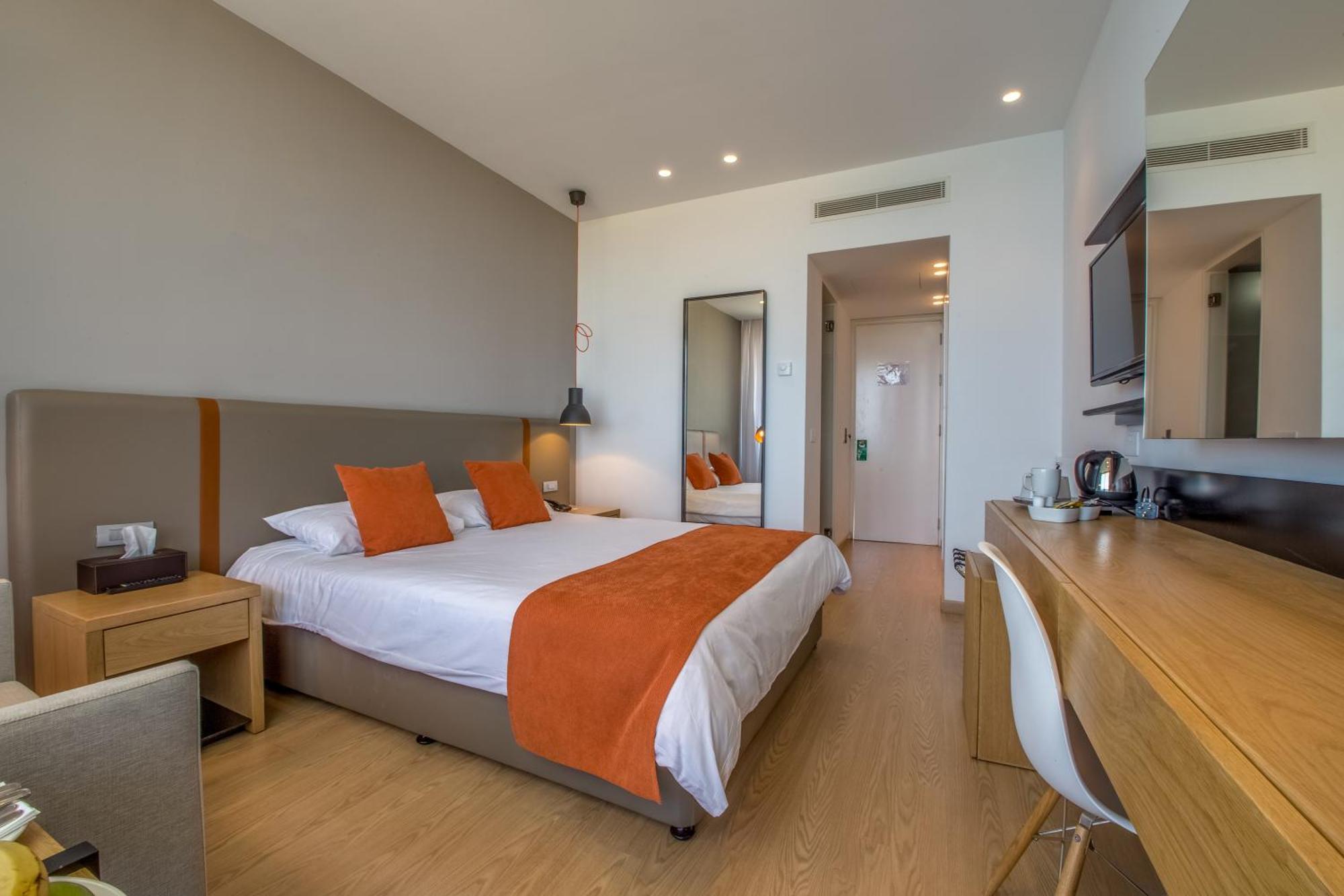 Superior Room Side Sea View