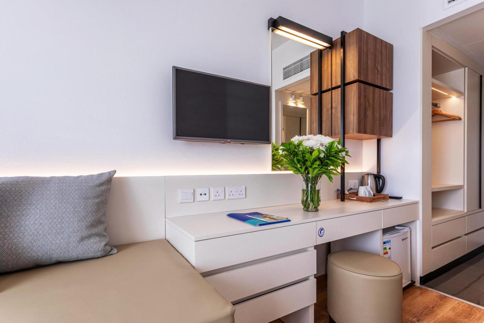 Four Bedded Room Sea view