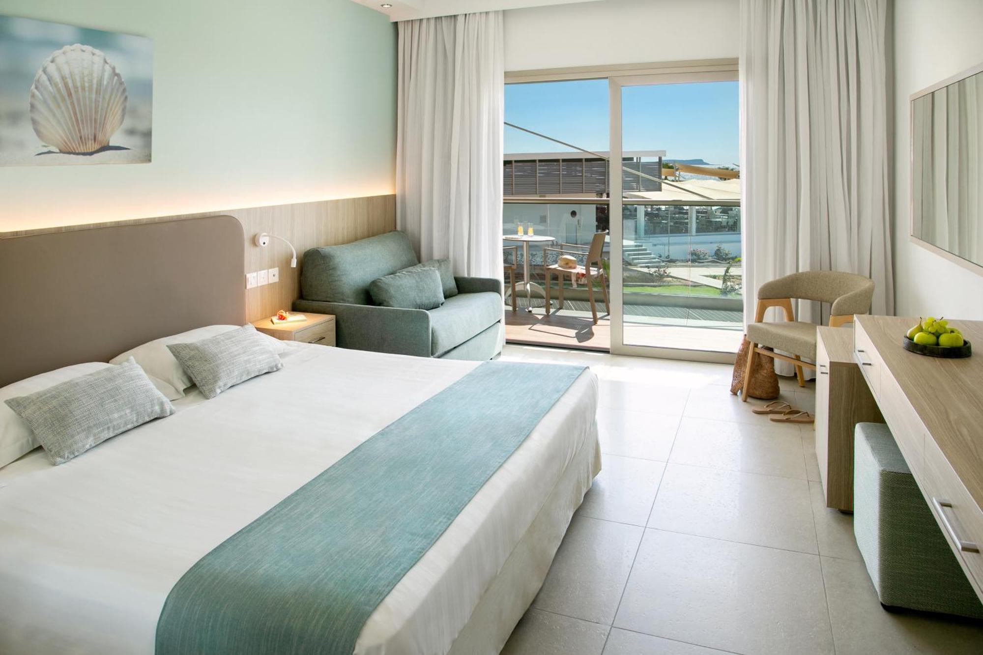 Zweibettzimmer mit seitlichem Meerblick