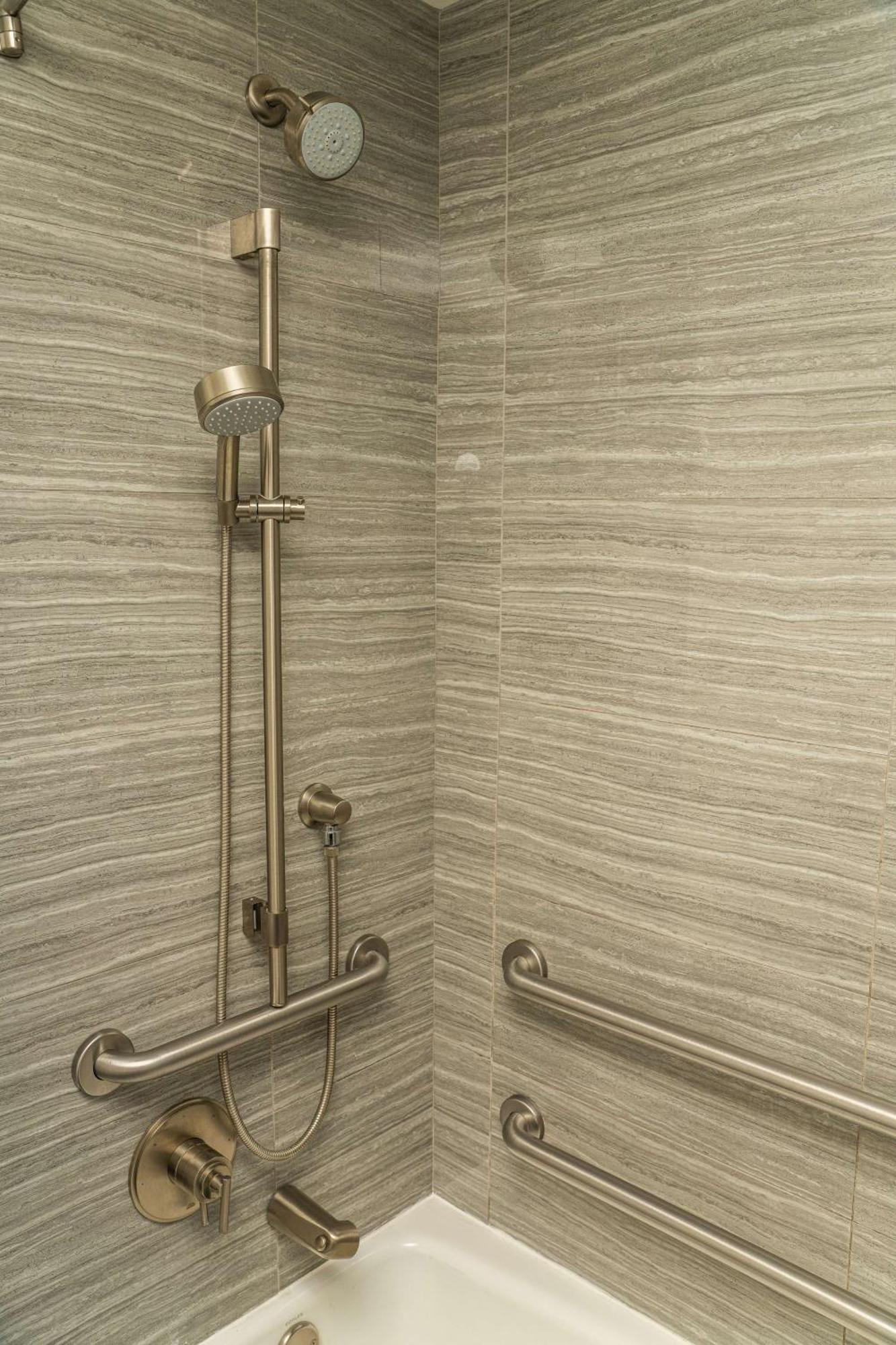 King Room Mobility Accessible Bathtub