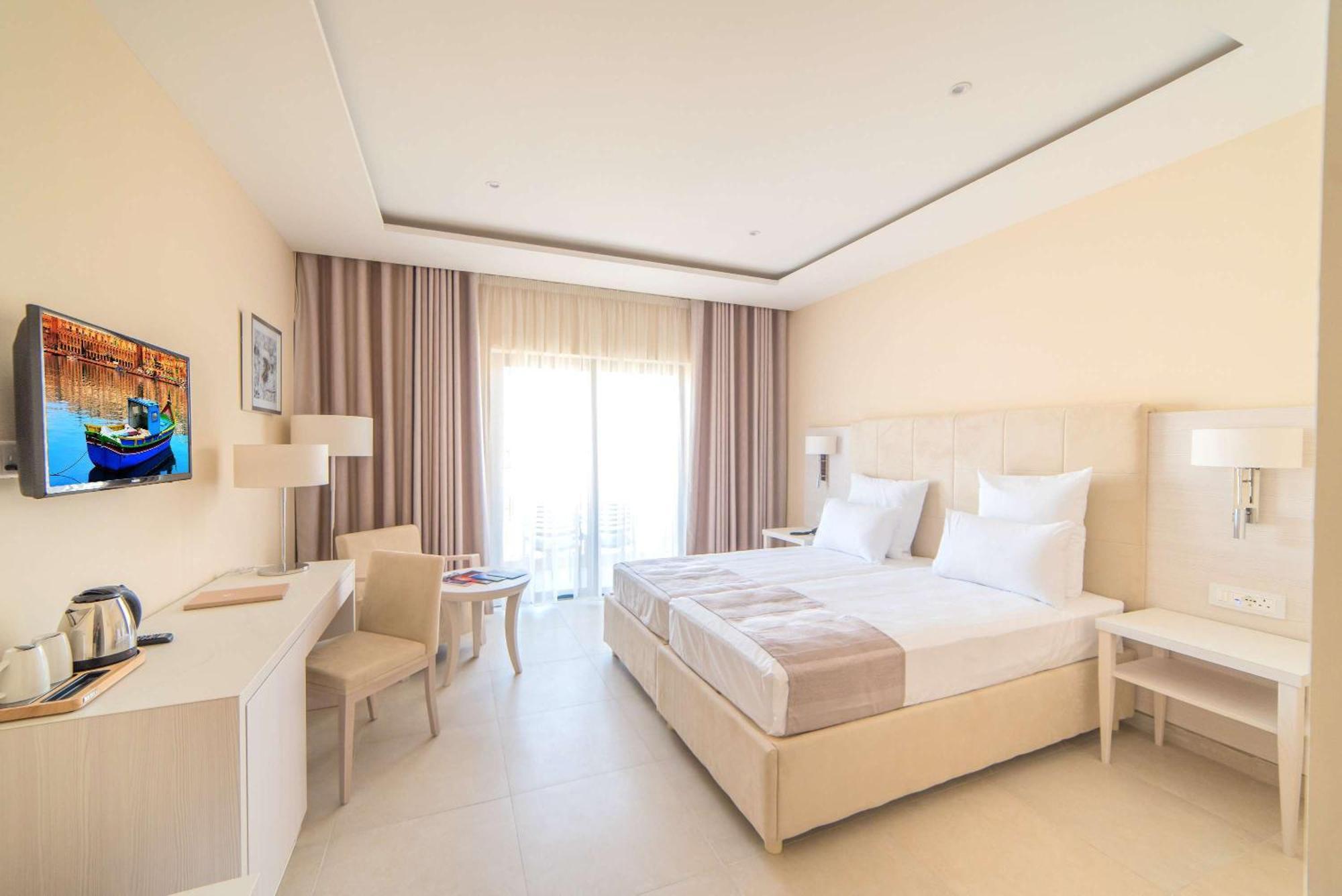 Deluxe Double or Twin Room Balcony