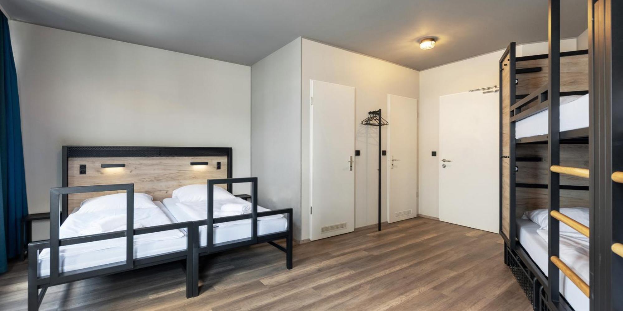 Bed 6-Bed Dormitory Room