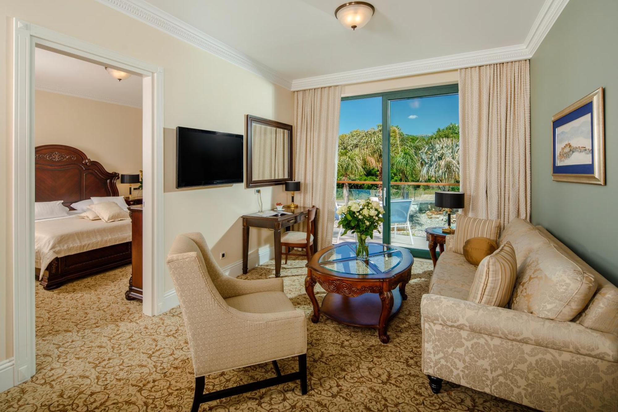 Deluxe King Suite Balcony