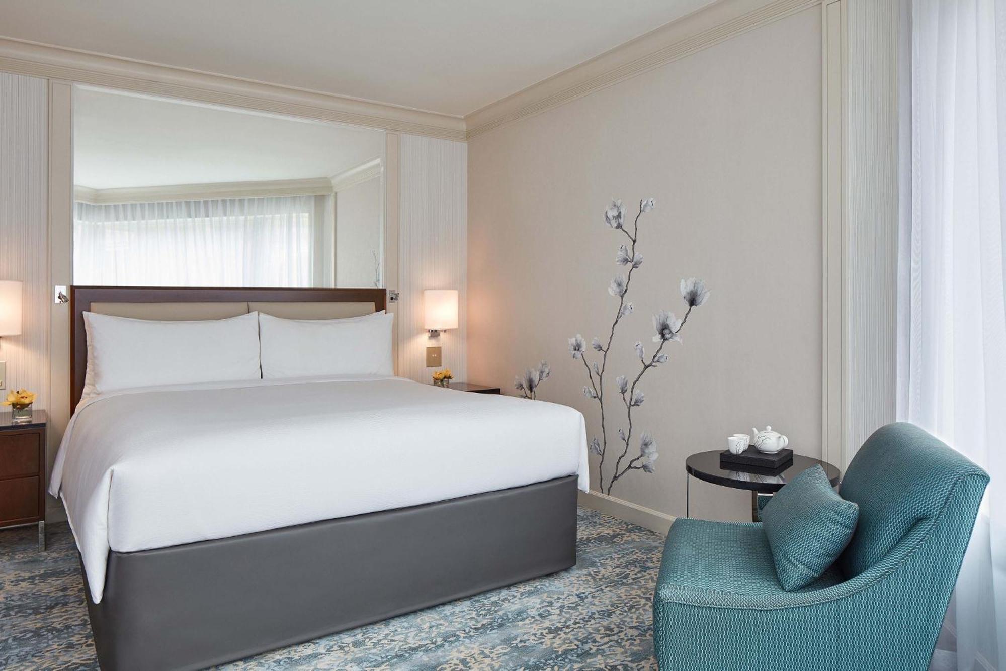 Deluxe King Room,1588057718:JPEG