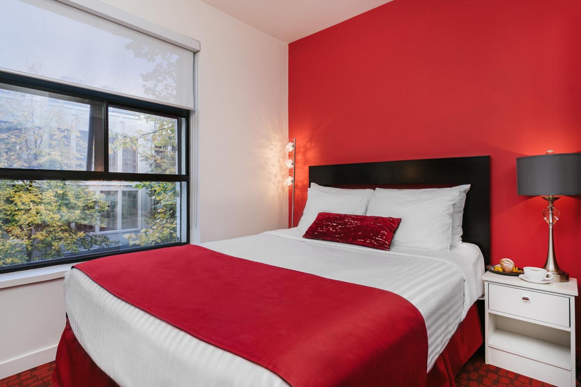 Mini Room 1 Double Bed