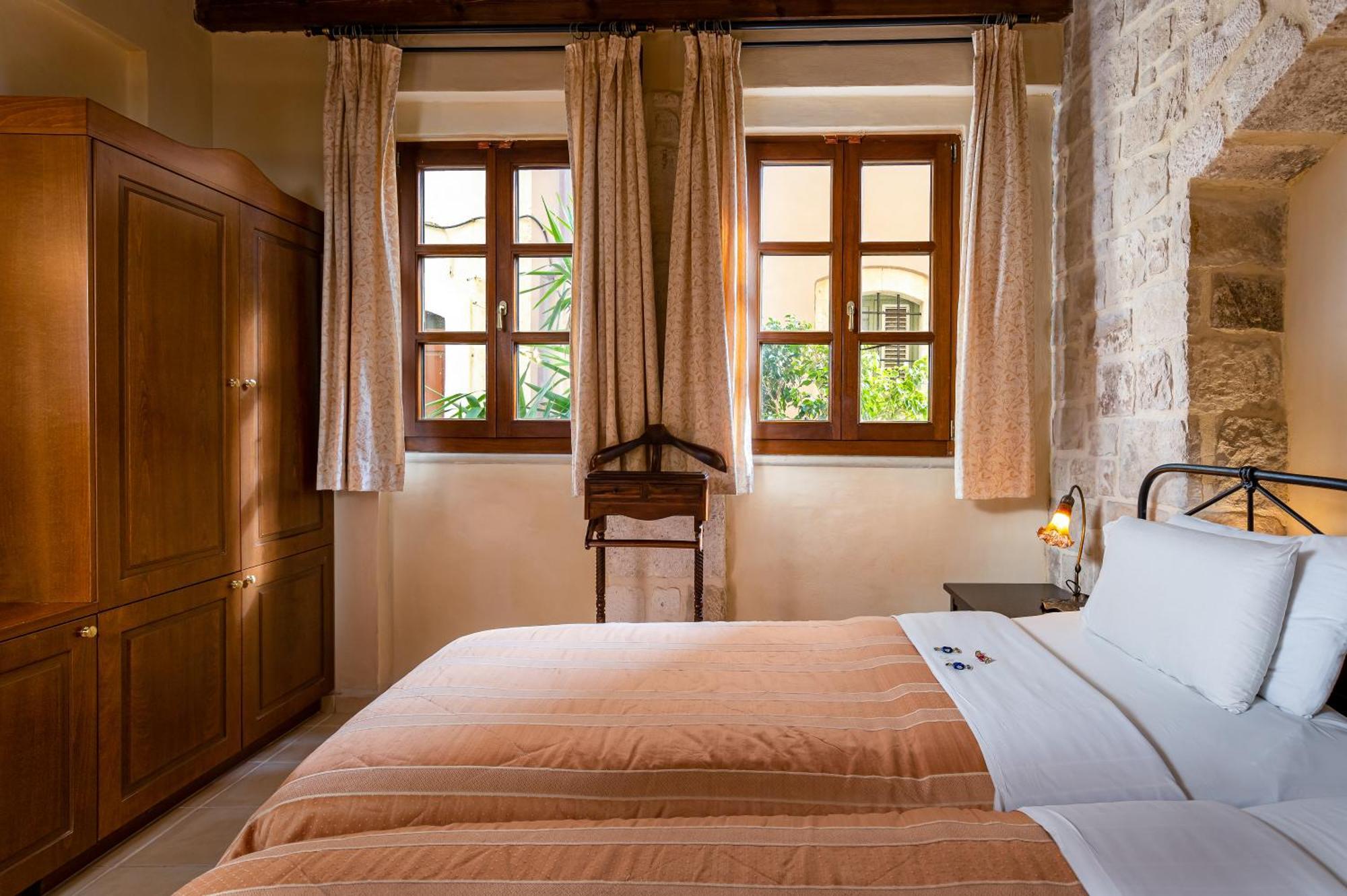 Economy Room