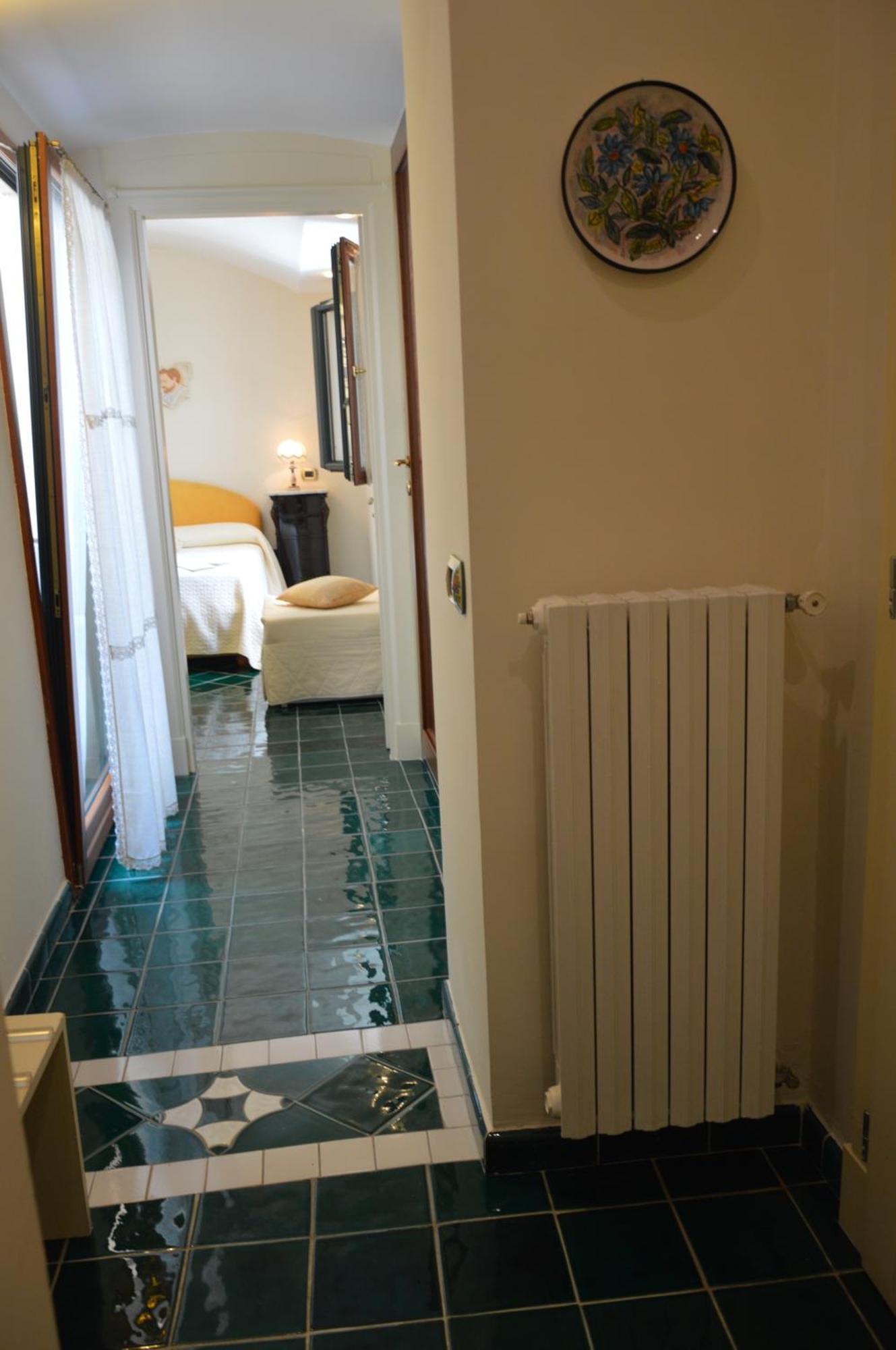 Studio Spa Bath Annex