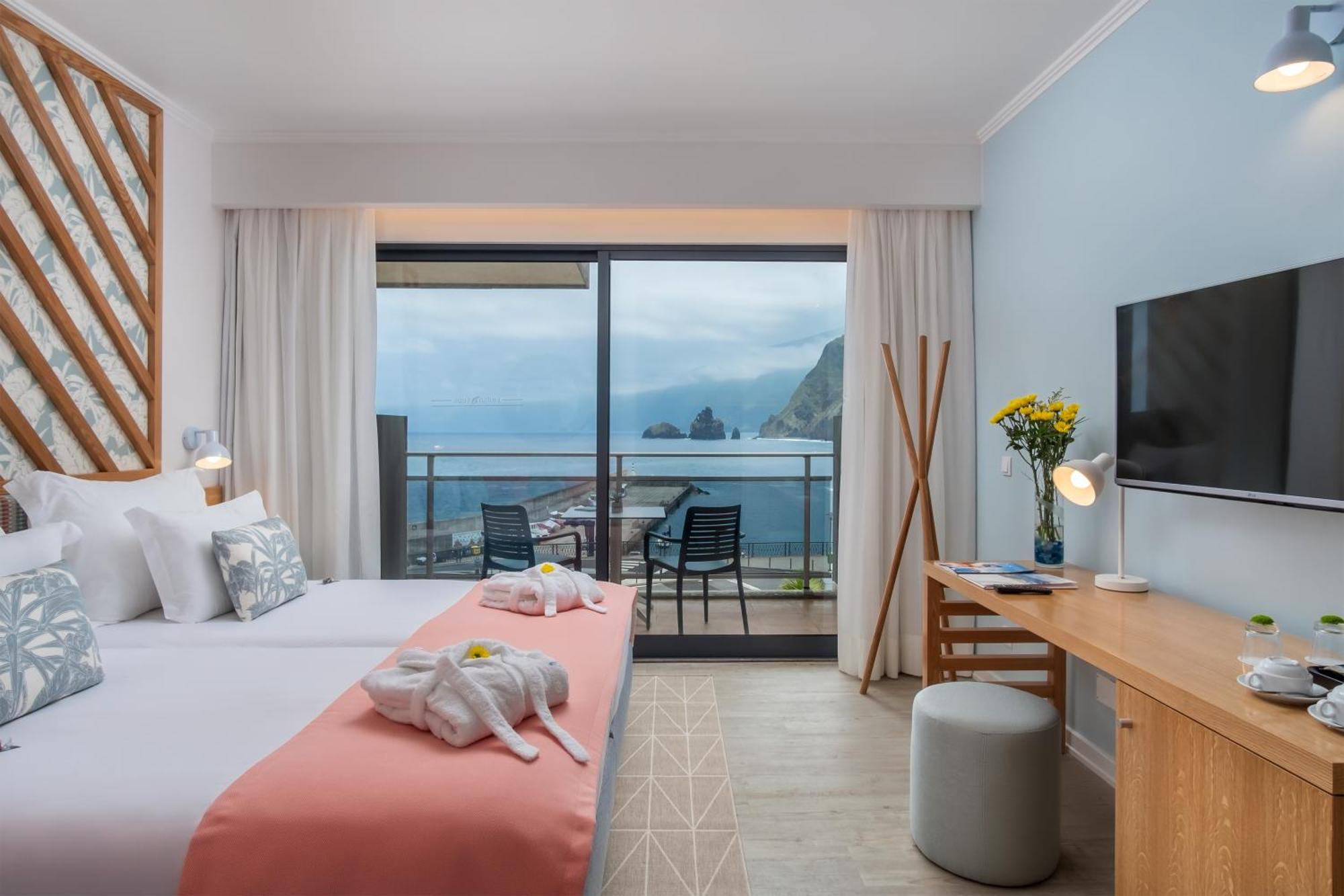 Deluxe Twin Room Sea View