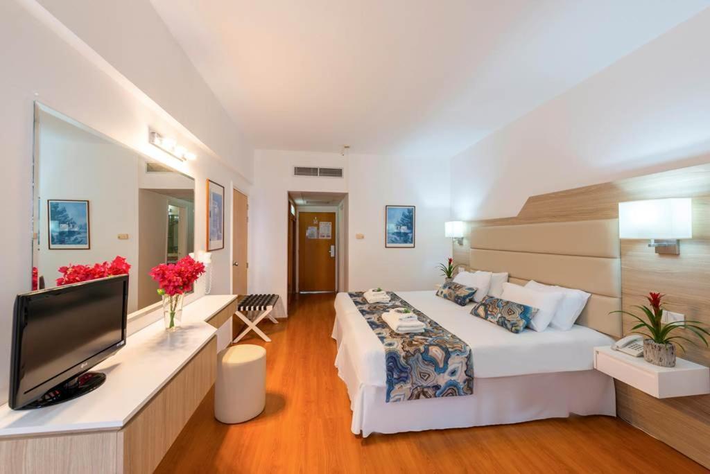Double or Twin Room Inland View