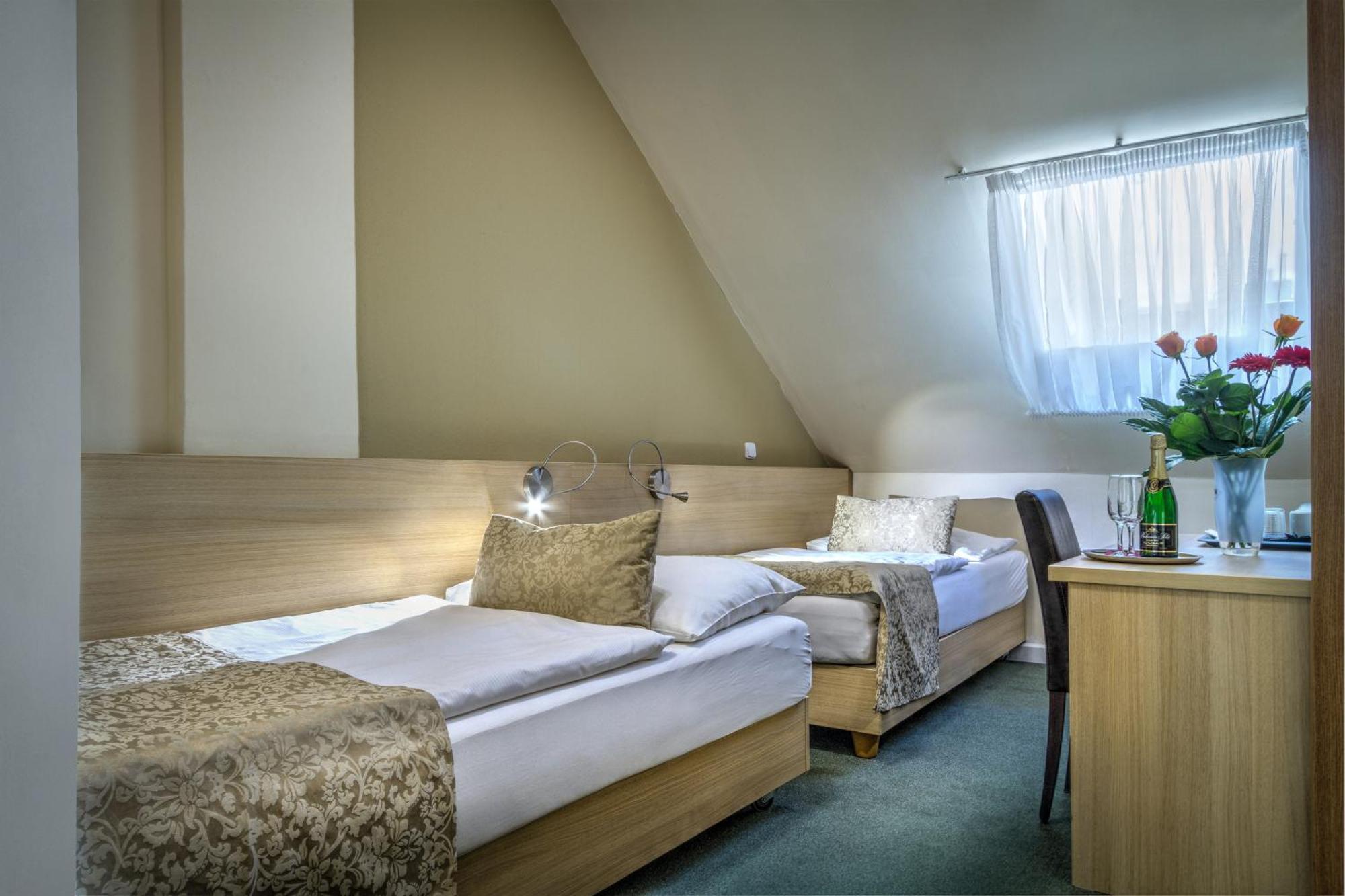 Double or Twin Economy Room Attic