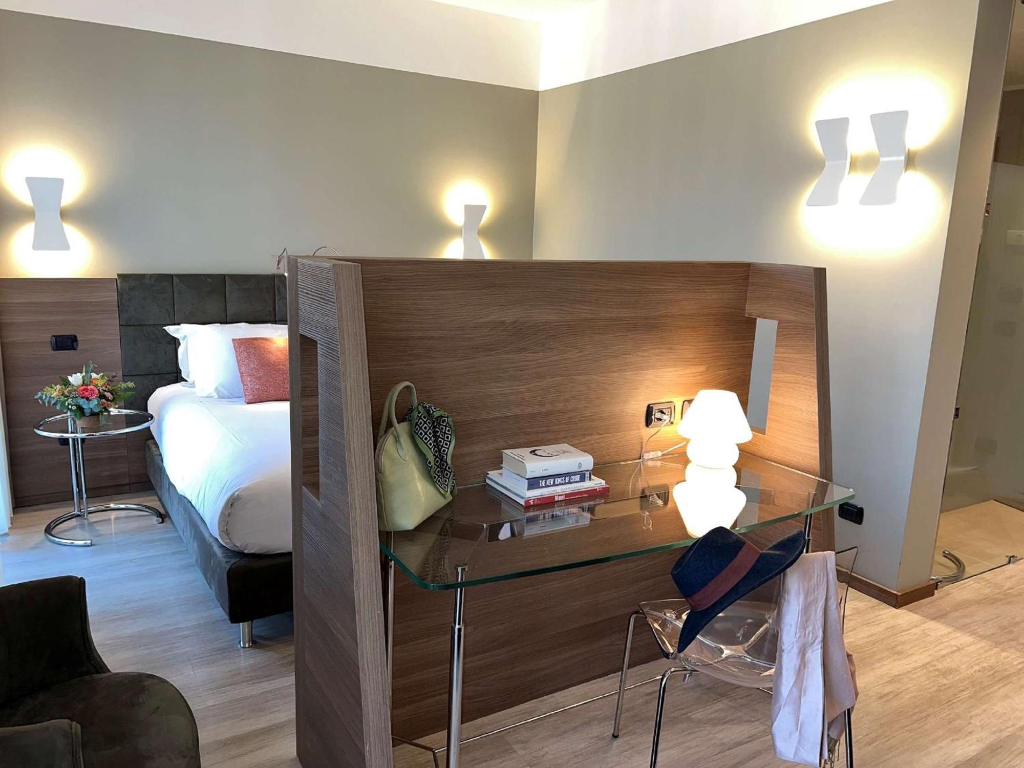 Comfort Queen Room